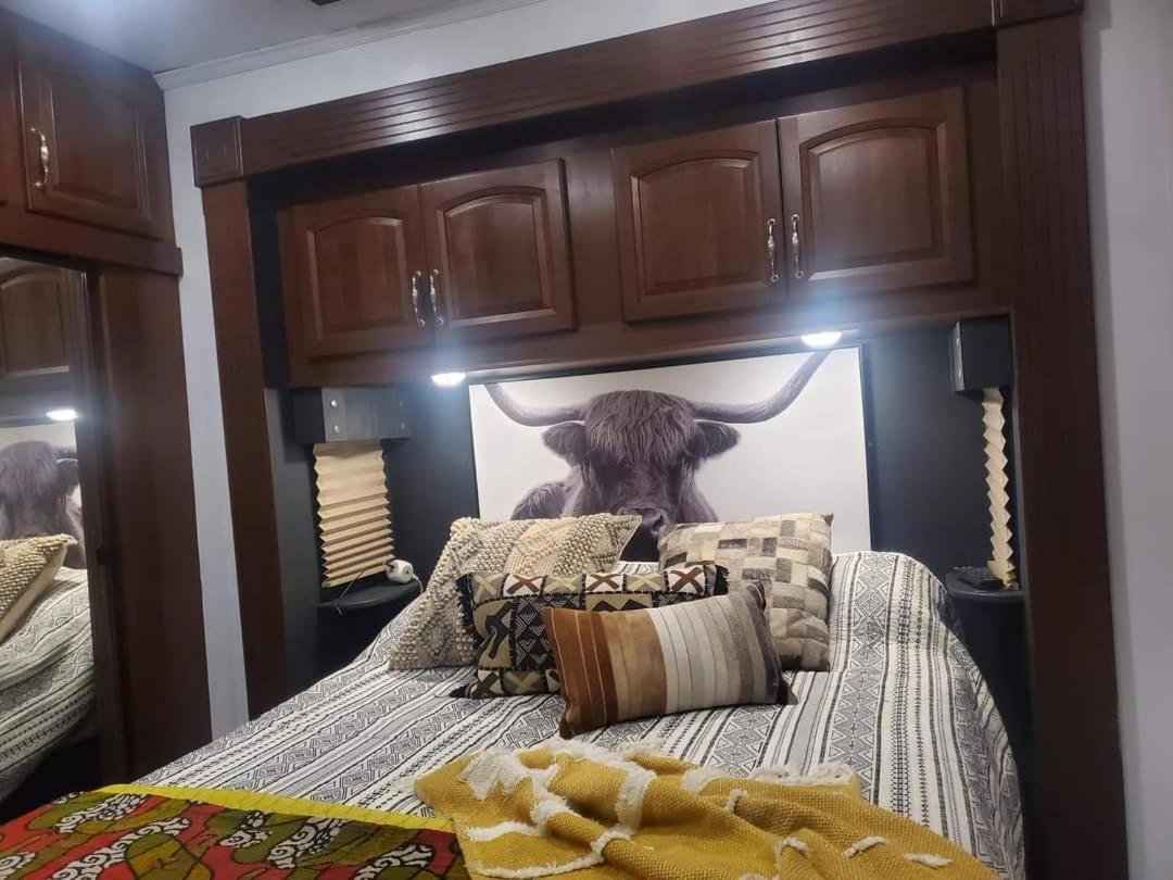 Jolene Hotel Pittman Center Bagian luar foto